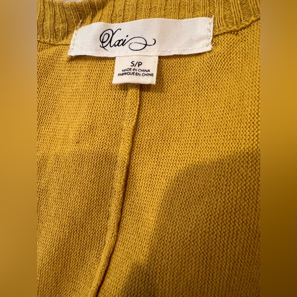 Xai Women's V-Neck Soft Warm Sweater Top NWOT - Picture 5 of 5